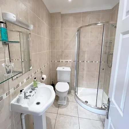 Private Parking, Central Llandudno, King Bed With Ensuite At Clement Lodge Exterior photo