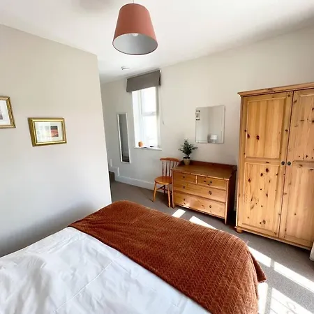 Private Parking, Central Llandudno, King Bed With Ensuite At Clement Lodge Exterior photo