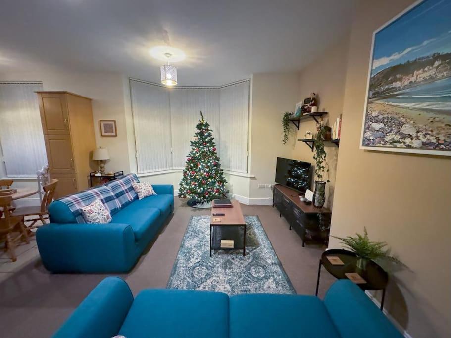 Private Parking, Llandudno, King Bed With Ensuite At Clement